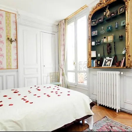 Fantastic Old City Apartment *